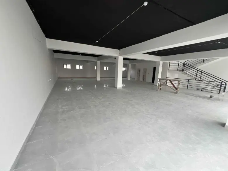 Сдаётся здание - под офис, , магазин,ресторан, кафе,, учебный йентр