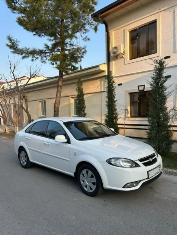 Chevrolet jentra — 2/5