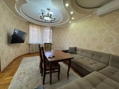 Срочно! Продается 3/3/16 на ул. Афросиеб 70м2