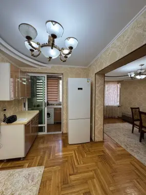 Срочно! Продается 3/3/16 на ул. Афросиеб 70м2