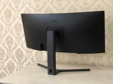 XIAOMI MI CURVED GAMING 34 Wide Quad HD, VA, 144Hz по горячей цене!