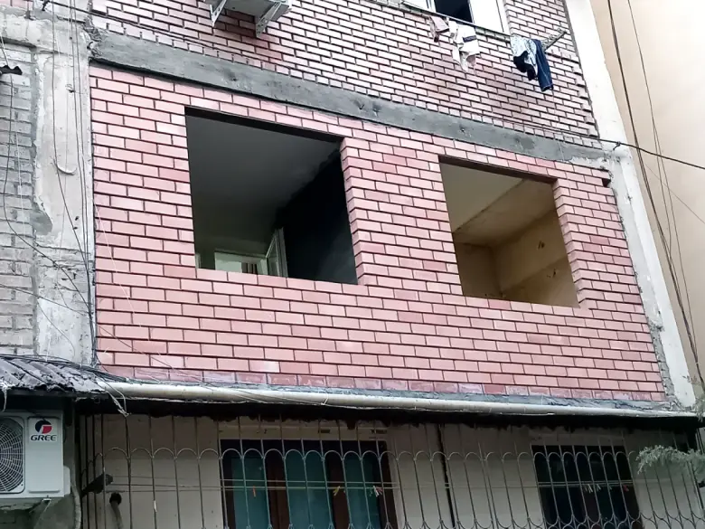 Кладка балкон.  Balkonga ablisofka gisht teramiz.
